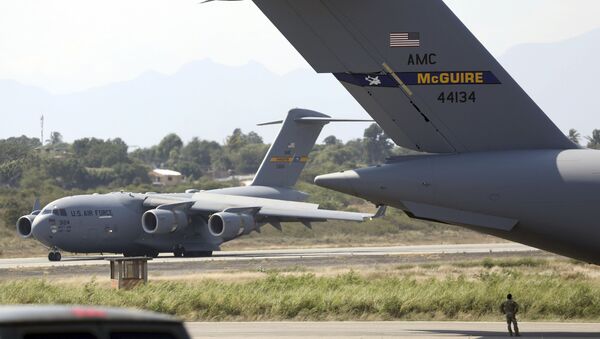 Самолеты ВВС США с гумпомощью для Венесуэлы в Колумбии - 俄羅斯衛星通訊社