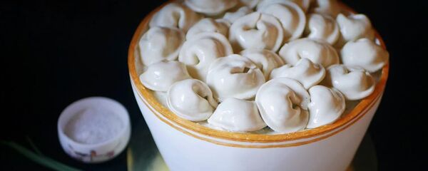 饺子、沙拉和烧烤鸡翅 – 竟是来自圣彼得堡的甜点！ - 俄罗斯卫星通讯社