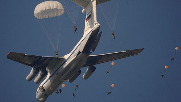 俄羅斯傘兵將使用VR頭盔訓練跳傘 - 俄羅斯衛星通訊社
