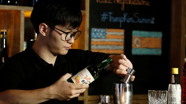 “金特会”前夕越南酒吧推出会谈酒 - 俄罗斯卫星通讯社