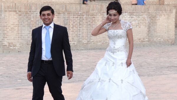 烏茲別克斯坦計劃禁止堂表親結婚 - 俄羅斯衛星通訊社