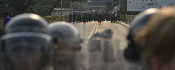 委內瑞拉軍方收到命令在哥倫比亞邊境部署兵力 委內瑞拉軍方收到命令在哥倫比亞邊境部署兵力 - 俄羅斯衛星通訊社