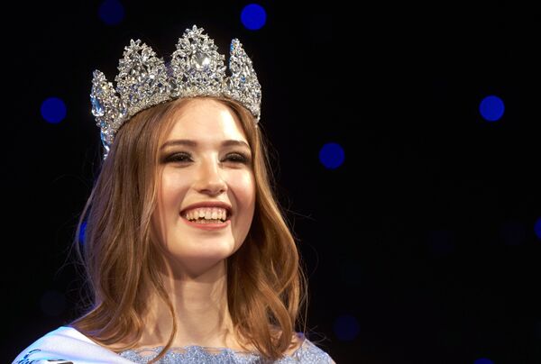 安娜·申科維茨 - 俄羅斯衛星通訊社