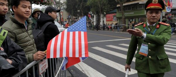 金正恩在河内下榻的酒店由数辆装甲运输车守卫 - 俄罗斯卫星通讯社