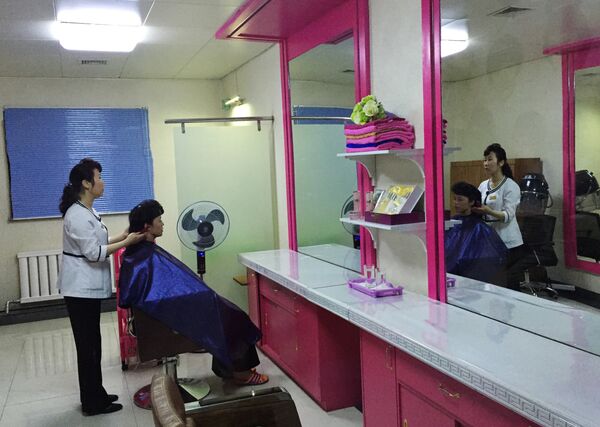 當地化妝品的受歡迎程度最近顯著下降，普通百姓越來越多地使用中國的化妝品。 - 俄羅斯衛星通訊社