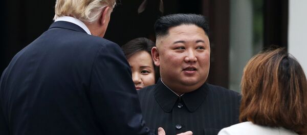 Президент США Дональд Трамп и лидер Северной Кореи Ким Чен Ын во время второго саммита США-КНДР в Ханое, Вьетнам - 俄罗斯卫星通讯社