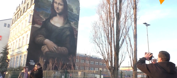 柏林出现巨幅《蒙娜丽莎》 - 俄罗斯卫星通讯社