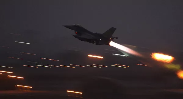 巴基斯坦裝備有核武器的F-16殲擊轟炸機,可抵達印度中央地區,如果能夠穿越印度防空系統的話 巴基斯坦裝備有核武器的F-16殲擊轟炸機,可抵達印度中央地區,如果能夠穿越印度防空系統的話 - 俄羅斯衛星通訊社