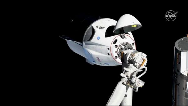 Космический корабль SpaceX Dragon Crew приближается к МКС для стыковки - 俄罗斯卫星通讯社