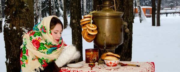 Девушка за самоваром - 俄羅斯衛星通訊社