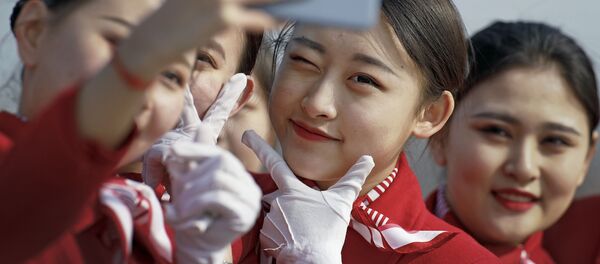 中国十三届全国人大二次会议上的礼仪小姐 - 俄罗斯卫星通讯社