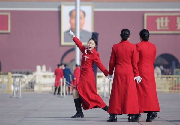 中国十三届全国人大二次会议上的礼仪小姐 - 俄罗斯卫星通讯社