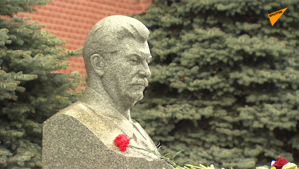 俄共产党员举行每年的活动纪念斯大林逝世66周年 - 俄罗斯卫星通讯社