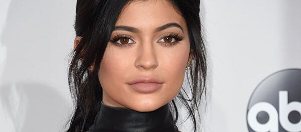 凯莉·詹娜成为史上最年轻亿万富豪 - 俄罗斯卫星通讯社