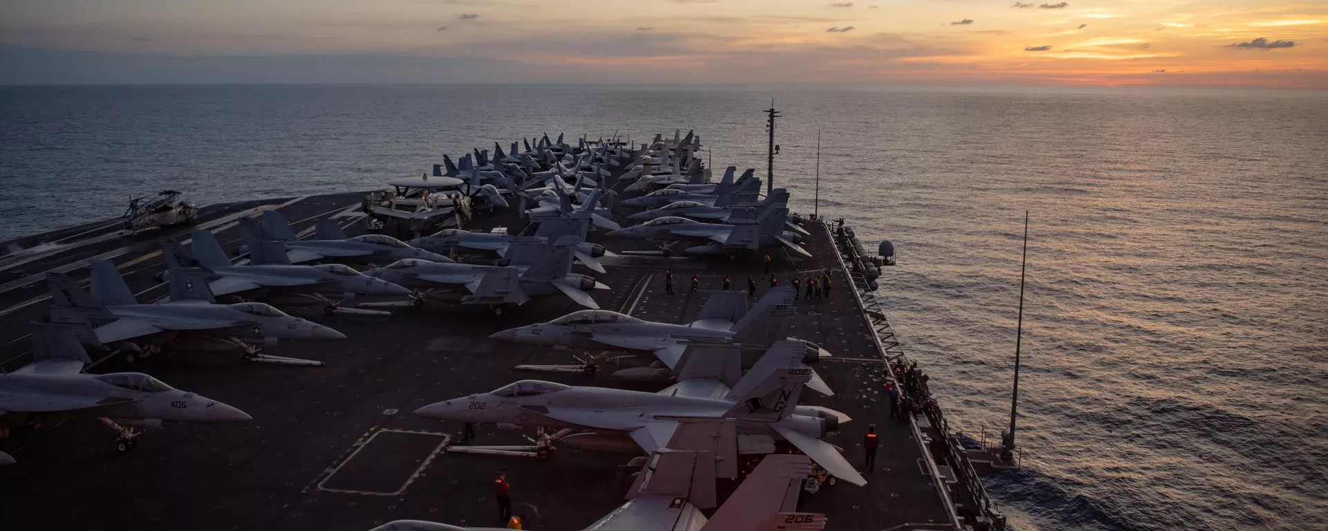 Американский авианосец USS John C. Stennis (CVN 74) в Южно-китайском море. - 俄羅斯衛星通訊社, 1920, 26.01.2022