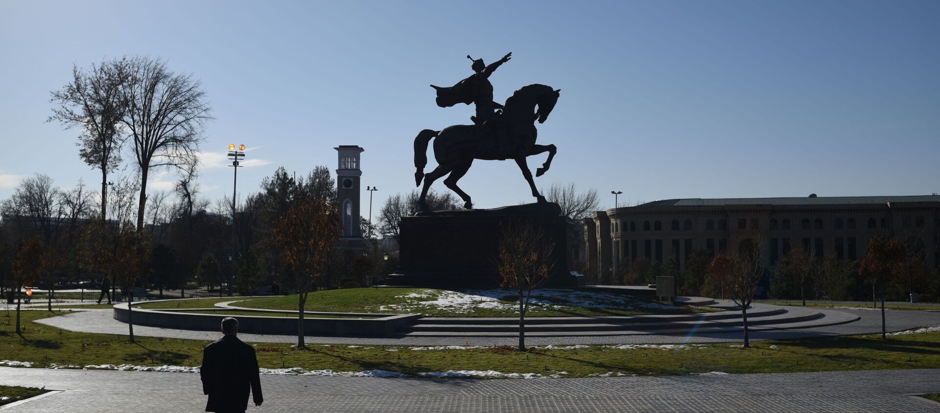 Памятник Амиру Темуру в Ташкенте - 俄罗斯卫星通讯社, 1920, 06.11.2021