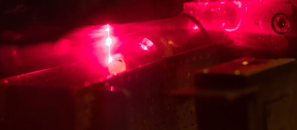 Алмаз в цехе лазерной обработки ООО Бриллианты Алроса в Москве - 俄罗斯卫星通讯社