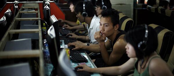 Китайцы играют в компьютерные игры Китайцы играют в компьютерные игры - 俄罗斯卫星通讯社