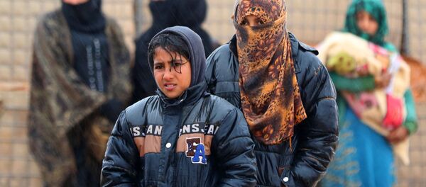 俄驻叙调解中心： 4日有985名难民从鲁克班难民营撤离 - 俄罗斯卫星通讯社