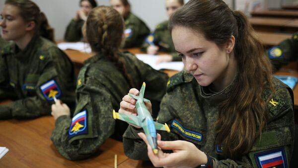 俄罗斯克拉斯诺达尔飞行学校为女学员制定新大纲 - 俄罗斯卫星通讯社