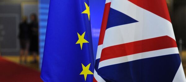 Флаги ЕС и Великобритании - 俄罗斯卫星通讯社