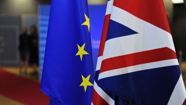 Флаги ЕС и Великобритании - 俄罗斯卫星通讯社