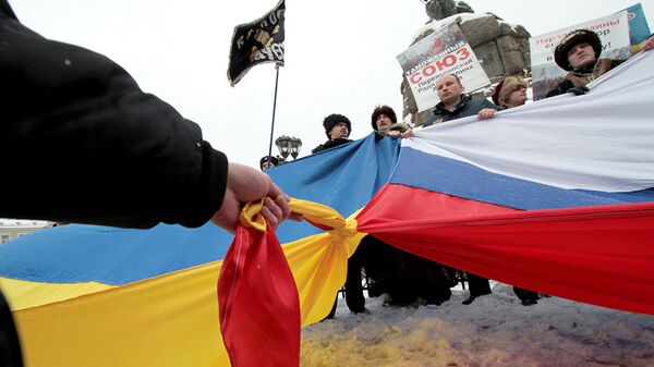 Флаги Украины и России - 俄罗斯卫星通讯社