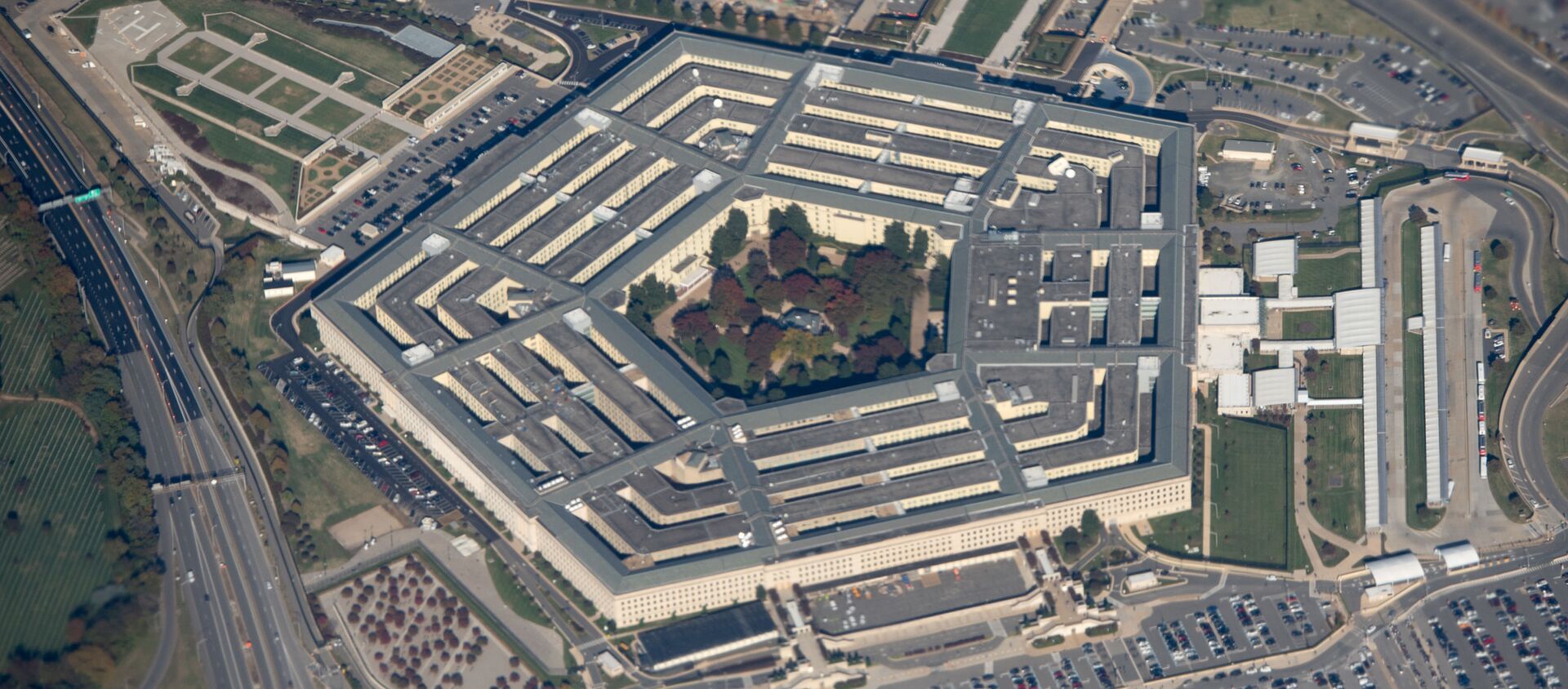 Вид на здание Пентагона в Вашингтоне, США - 俄罗斯卫星通讯社, 1920, 09.12.2021