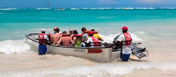 多米尼加旅客在 - 俄羅斯衛星通訊社