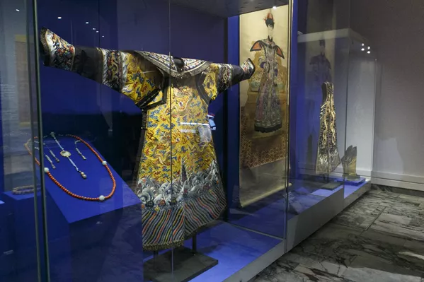 清乾隆年間(1736-1796)皇后禮服 清乾隆年間(1736-1796)皇后禮服 - 俄羅斯衛星通訊社