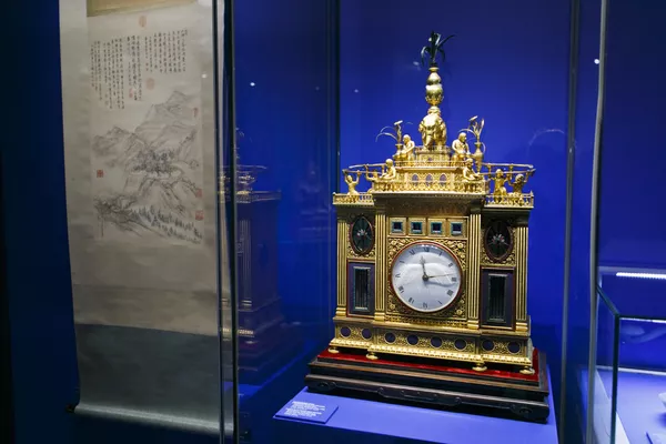 清乾隆年間(1736-1796)帶有人像的座鐘,廣州 清乾隆年間(1736-1796)帶有人像的座鐘,廣州 - 俄羅斯衛星通訊社