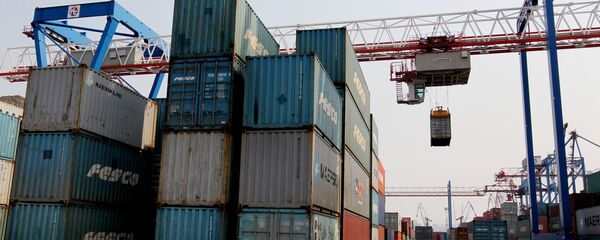 Погрузочные работы во Владивостокском морском торговом порту - 俄羅斯衛星通訊社