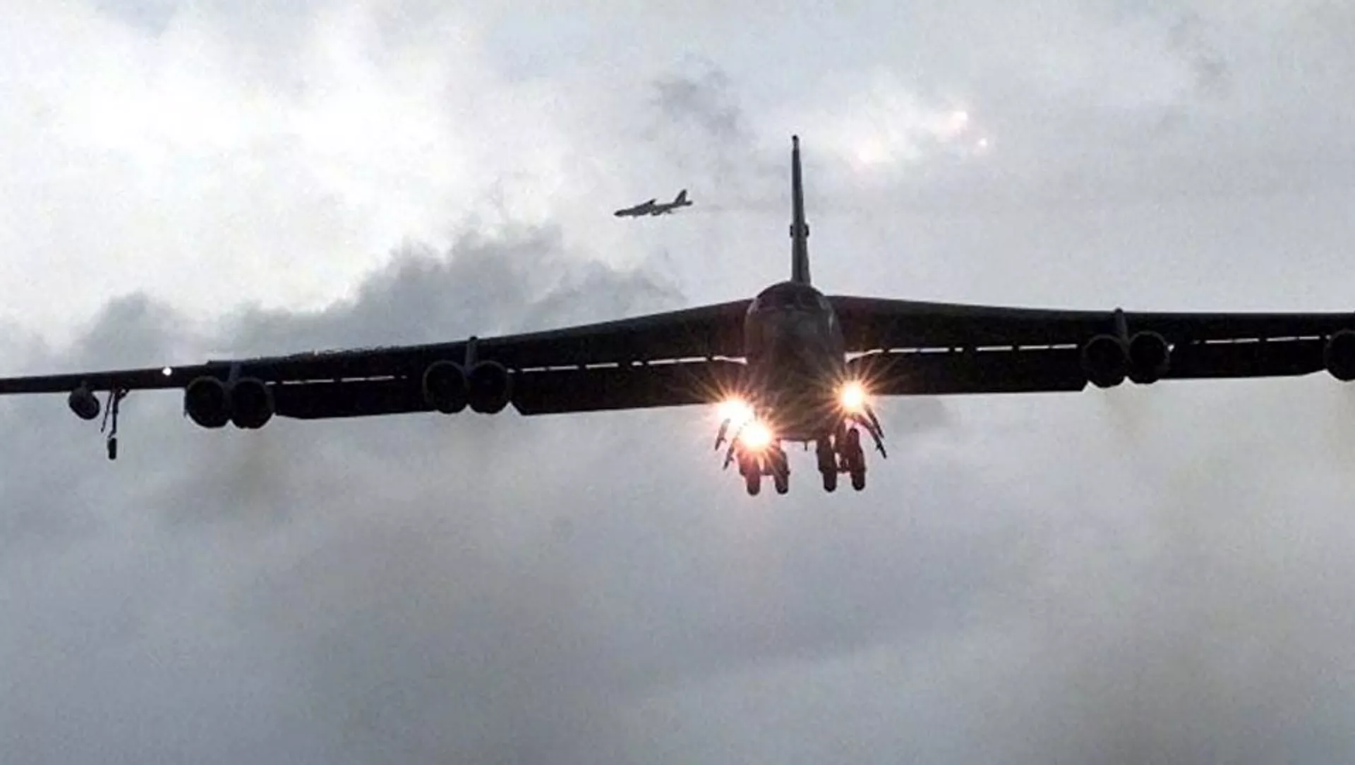 An American B-52 bomber An American B-52 bomber - 俄羅斯衛星通訊社, 1920, 23.11.2021