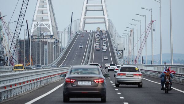 俄克里米亚大桥运营一年来通行500万辆汽车 - 俄罗斯卫星通讯社