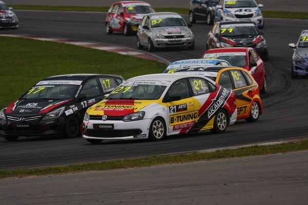 環形賽車道:最刺激的體育運動項目之一 環形賽車道:最刺激的體育運動項目之一 - 俄羅斯衛星通訊社