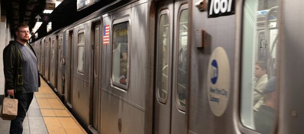 Пассажир на станции Нью-йоркского метрополитена. - 俄罗斯卫星通讯社
