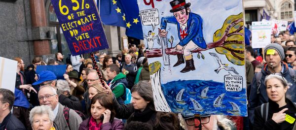 數萬人在倫敦遊行要求對英脫歐舉行二次公投 - 俄羅斯衛星通訊社