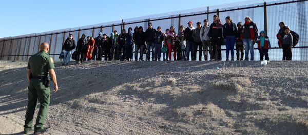 特朗普稱美國和墨西哥已就貿易和移民問題達成協議 - 俄羅斯衛星通訊社