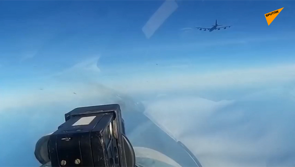 俄战机伴飞美国B-52轰炸机 - 俄罗斯卫星通讯社