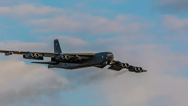 Американский самолет B-52 в воздушном пространстве Эстонии