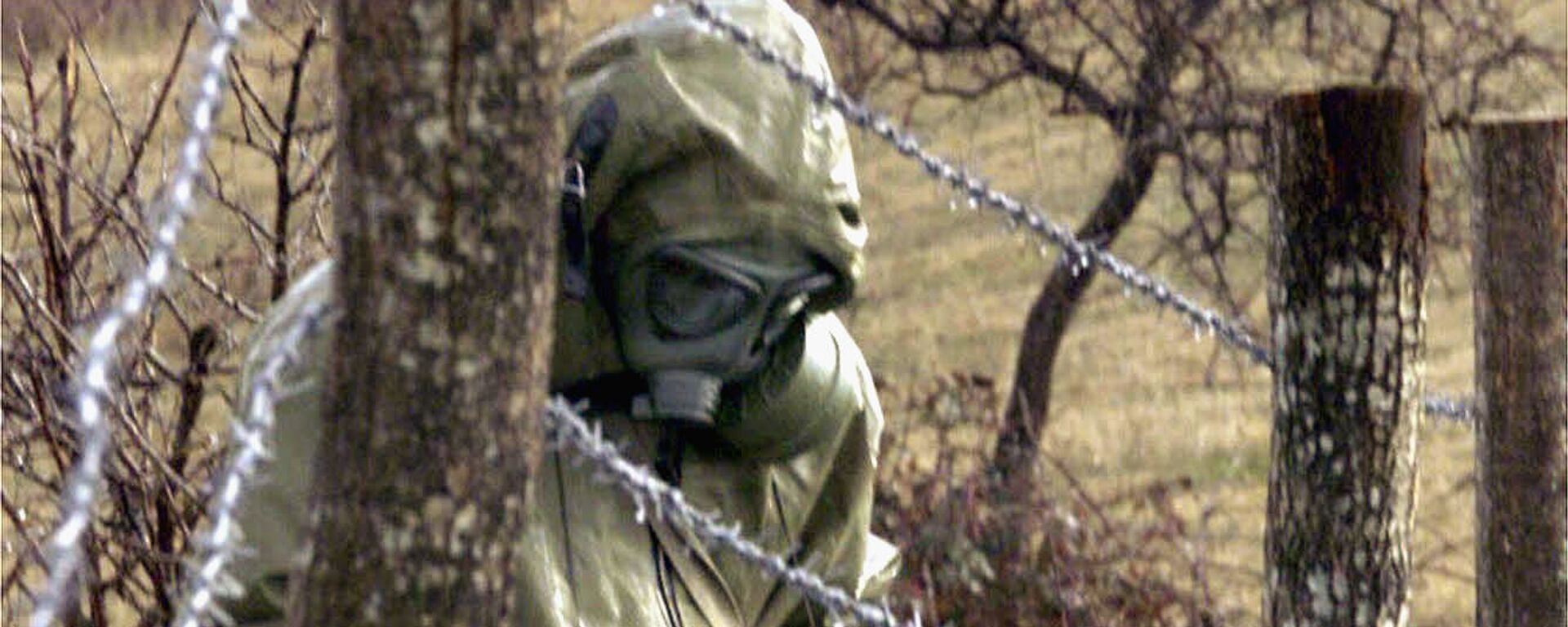 2001年1月9日，在塞尔维亚南部城镇普雷舍沃附近，一名南斯拉夫士兵正在测量放射性物质，该地区是北约轰炸南斯拉夫的目标地区 - 俄罗斯卫星通讯社, 1920, 23.03.2023