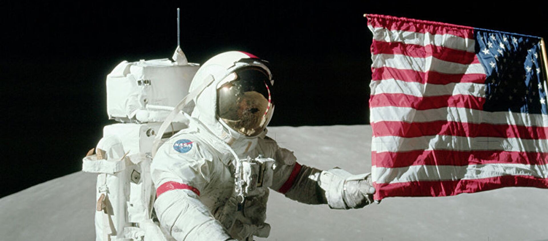 Флаг США на Луне.  - 俄羅斯衛星通訊社, 1920, 08.09.2021