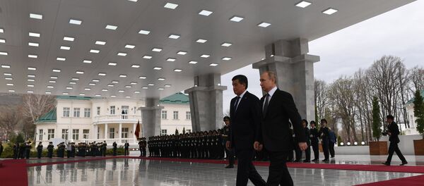 吉尔吉斯斯坦总统在大理石帐篷中与俄罗斯总统举行会晤 - 俄罗斯卫星通讯社