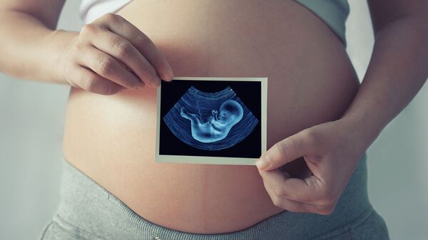 医生发现胎儿长在孕妇肝脏中 - 俄罗斯卫星通讯社