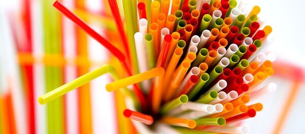 欧洲议会通过新法禁止出售一次性塑料餐具 - 俄罗斯卫星通讯社