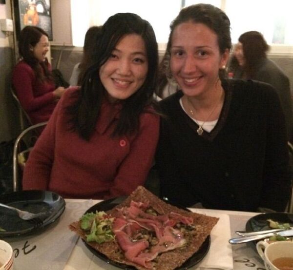 “沙发客”让莫斯科和香港女孩成为朋友 - 俄罗斯卫星通讯社