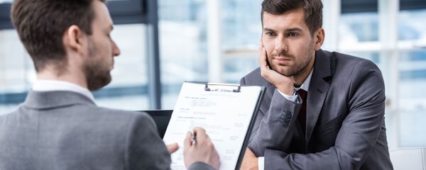 Собеседование в офисе - 俄罗斯卫星通讯社