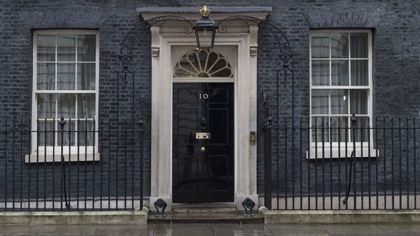 英国财政大臣和卫生大臣因与首相意见不合而辞职
