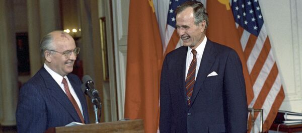 前苏联总统米哈伊尔∙戈尔巴乔夫与美国总统老布什 - 俄罗斯卫星通讯社