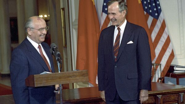 前苏联总统米哈伊尔∙戈尔巴乔夫与美国总统老布什 - 俄罗斯卫星通讯社